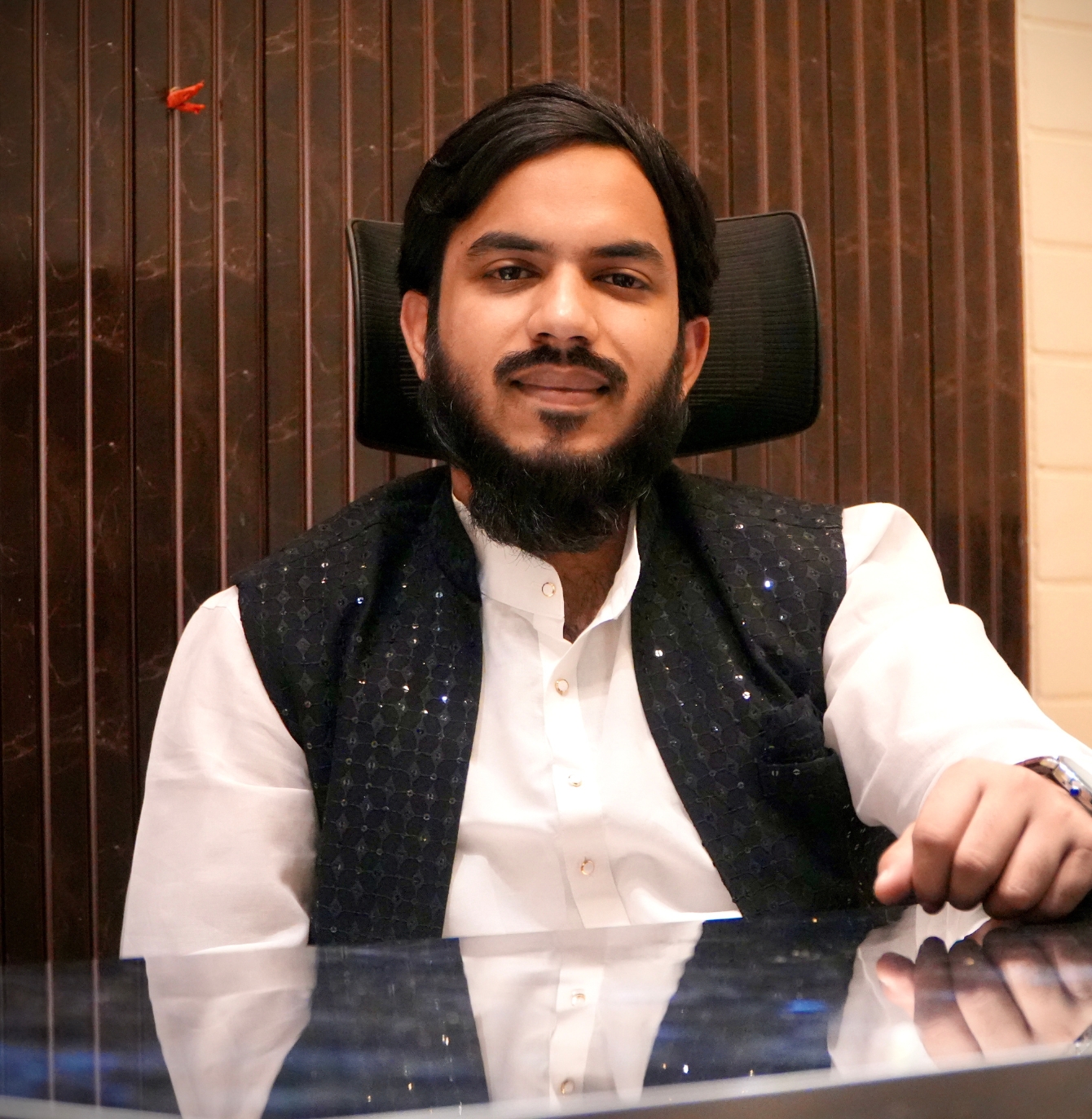 Family-friendly Umrah package from Mumbai, Thane, Palghar & Navi Mumbai with flights, hotels, and local transport.